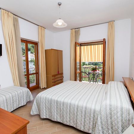 Sant'Anna Bed & Breakfast アジェーロラ エクステリア 写真
