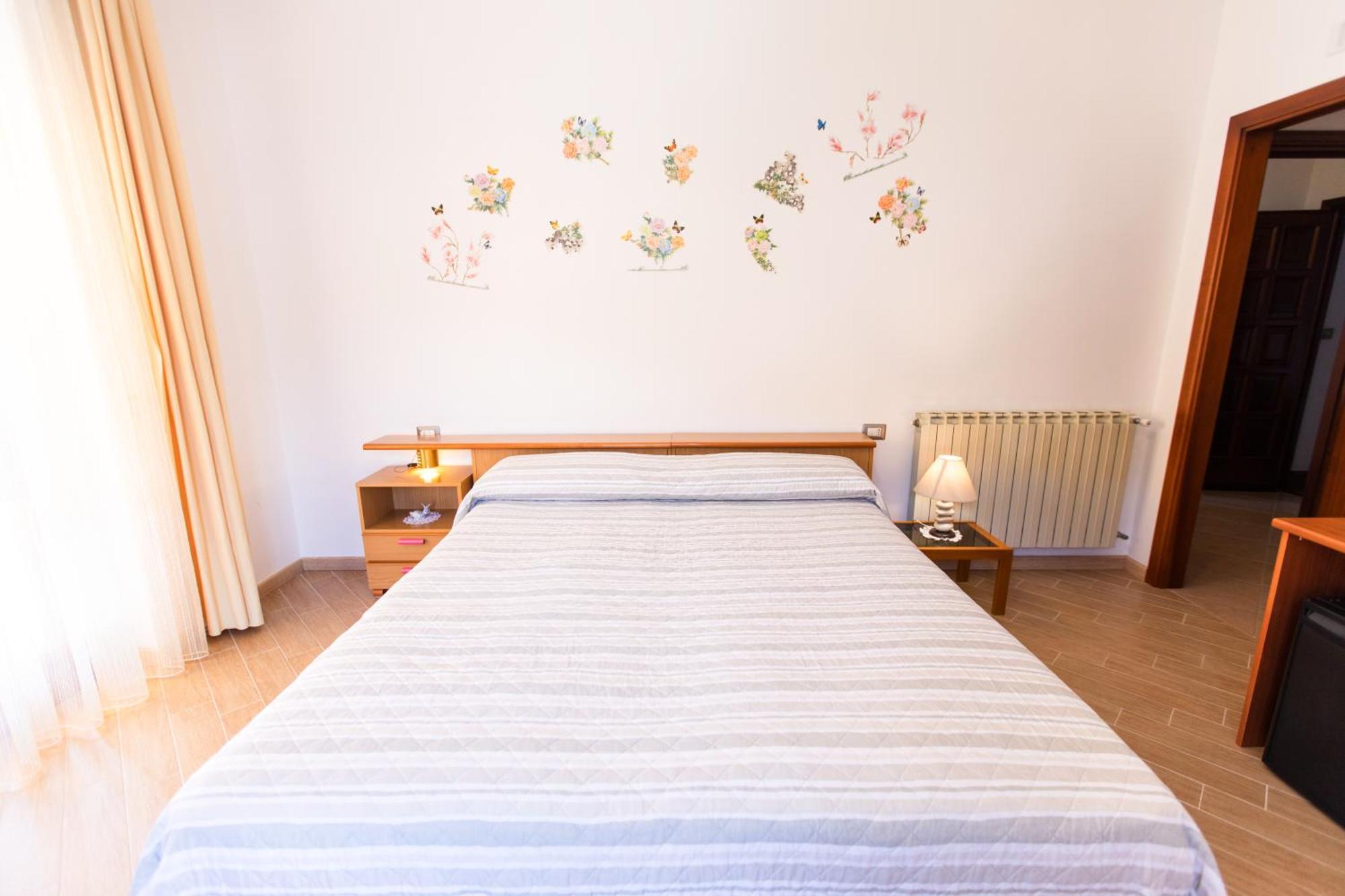 Sant'Anna Bed & Breakfast アジェーロラ エクステリア 写真