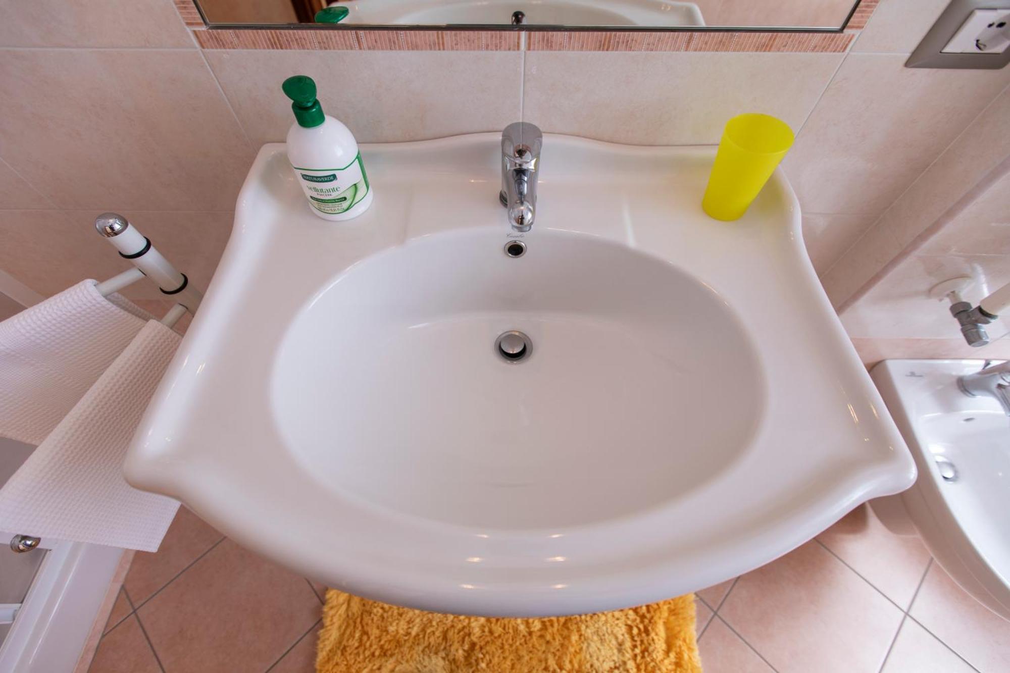 Sant'Anna Bed & Breakfast アジェーロラ エクステリア 写真